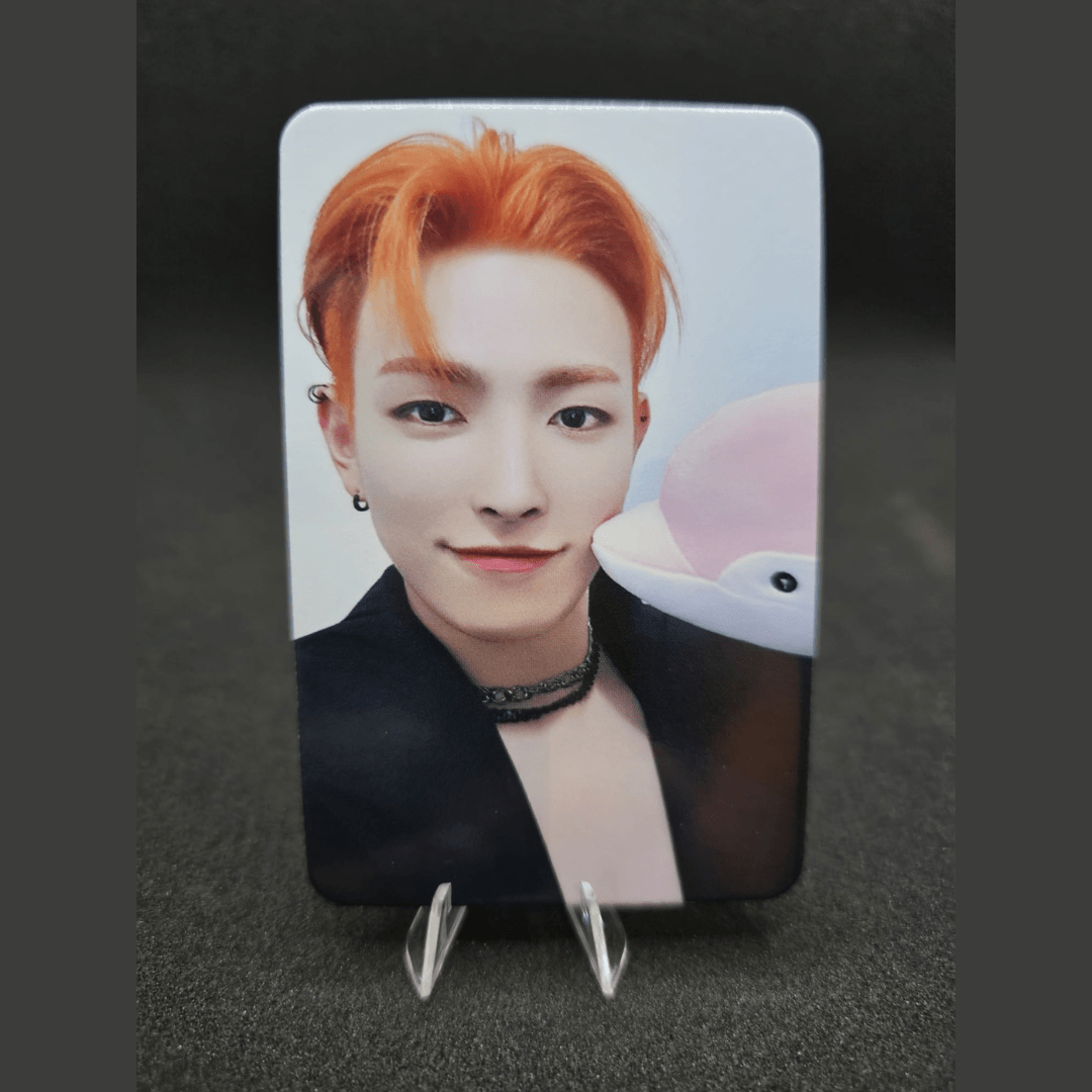ATEEZ 10th Mini Album GOLDEN HOUR : Part.1 APPLE MUSIC Photocards – Photocards (Hongjoong / / ) | HobiEgo