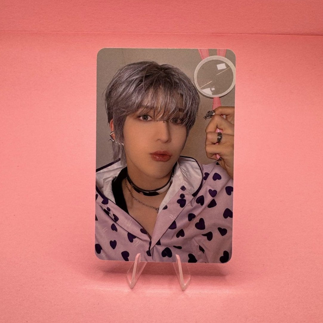 ATEEZ 11th Mini Album GOLDEN HOUR : Part.2 Apple Music Photocards – Photocards (Yunho / / ) | HobiEgo