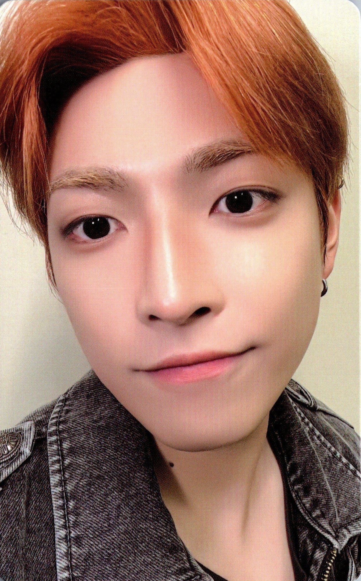 ATEEZ 8Room Pop Up Photocard Set B Version C – photocard  (Hongjoong / / ) | HobiEgo K - pop Shop