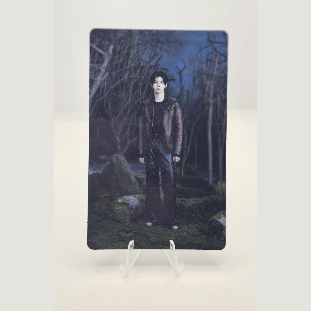 ENHYPEN Walk the Line World Tour Official Trading Photocard (SUNGHOON Version) – Photocards (Sunghoon 1 / / ) | HobiEgo