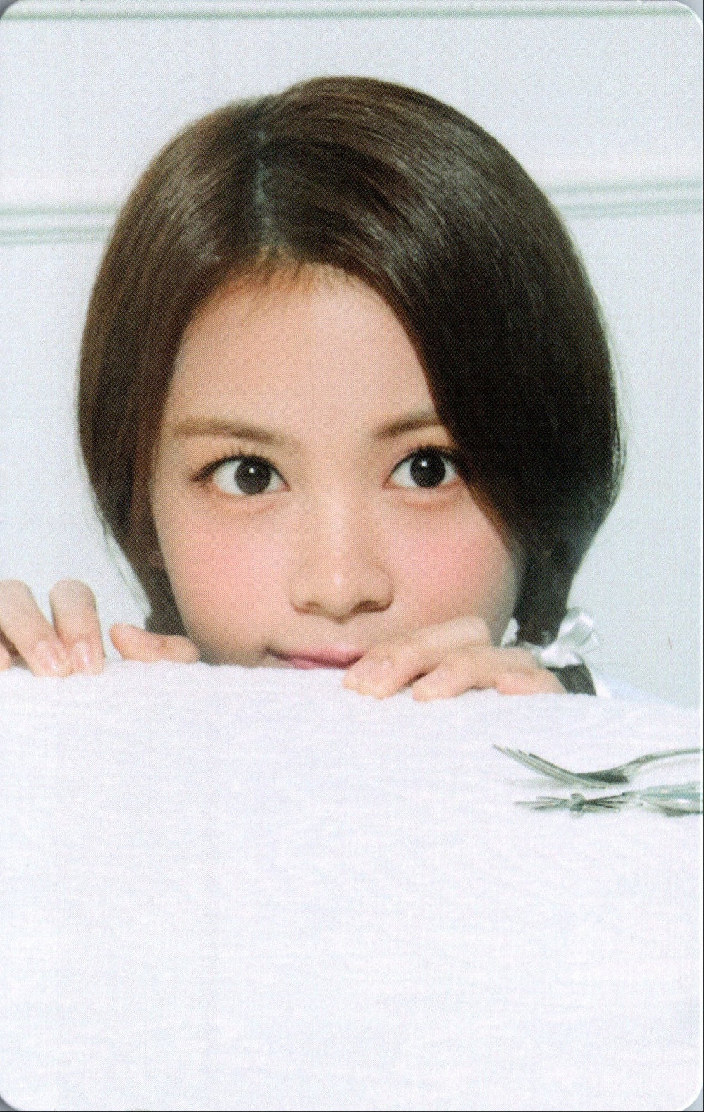 Hearts2Hearts 2026 Season's Greetings SM STORE Photocards – photocard  (Carmen / / ) | HobiEgo K - pop Shop