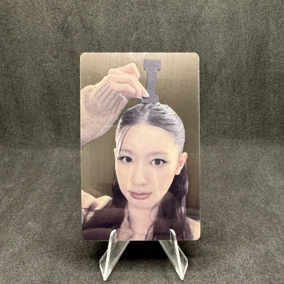 i - dle 8th Mini Album We are Weverse Clear Photocards – Photocards (Miyeon / / ) | HobiEgo