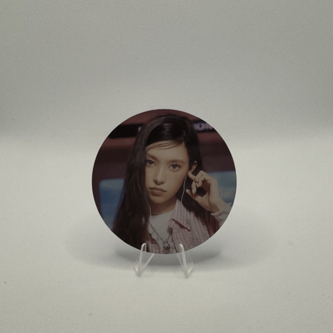 ILLIT 2nd Mini Album I'll Like You Apple Music Photocards – Photocards (Yunah / / ) | HobiEgo