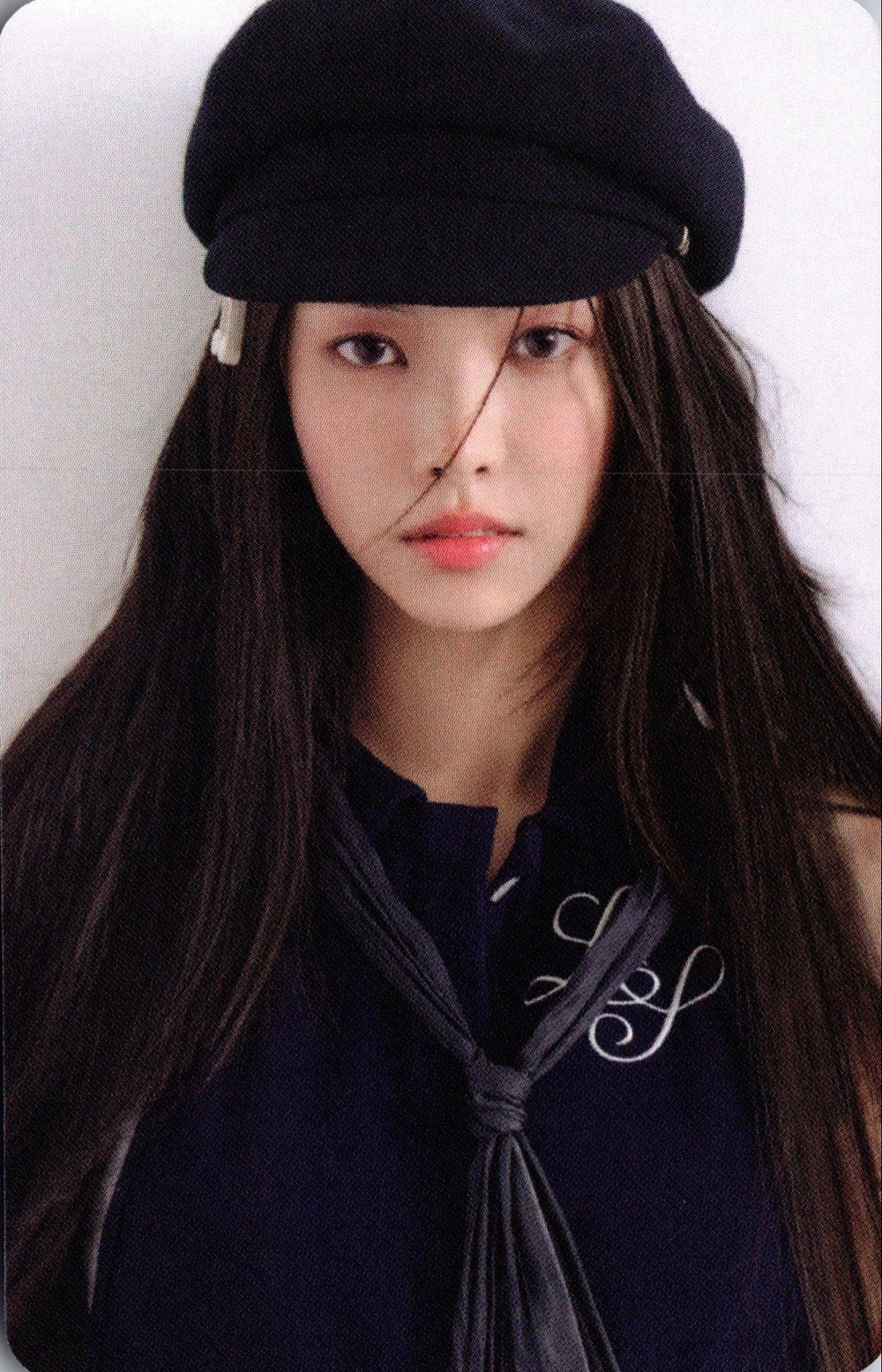 ILLIT 3rd Mini Album bomb APPLE MUSIC Photocards – photocard  (Yunah / / ) | HobiEgo K - pop Shop