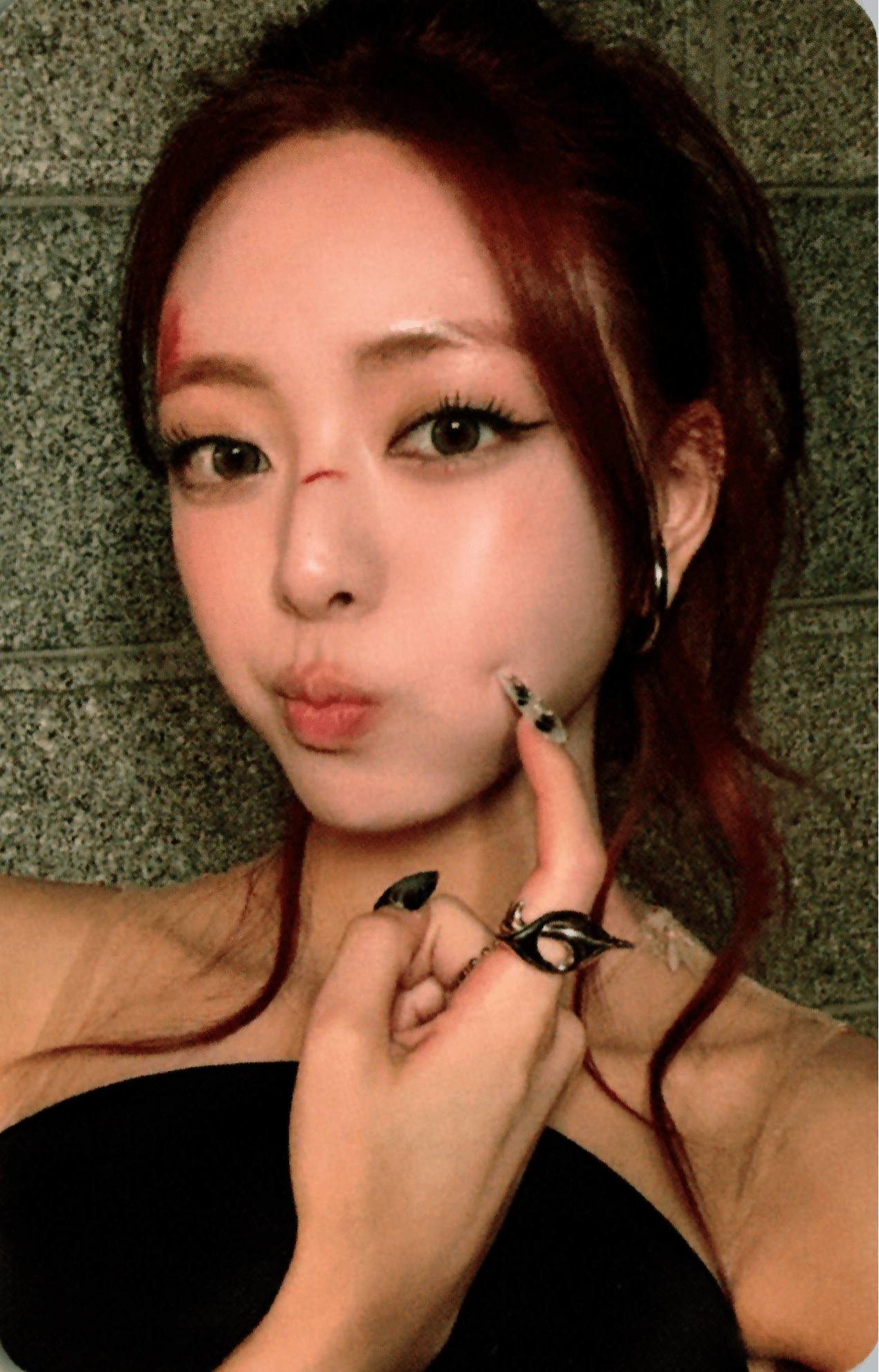 ITZY 11th Mini Album TUNNEL VISION APPLE MUSIC Photocards – photocard  (Yuna 1 / / ) | HobiEgo