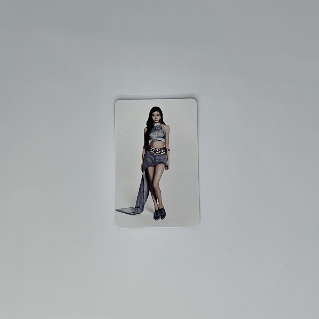 ITZY KILL MY DOUBT Pop - Up Store Official Trading Cards – Photocards (Yuna 8 / / ) | HobiEgo