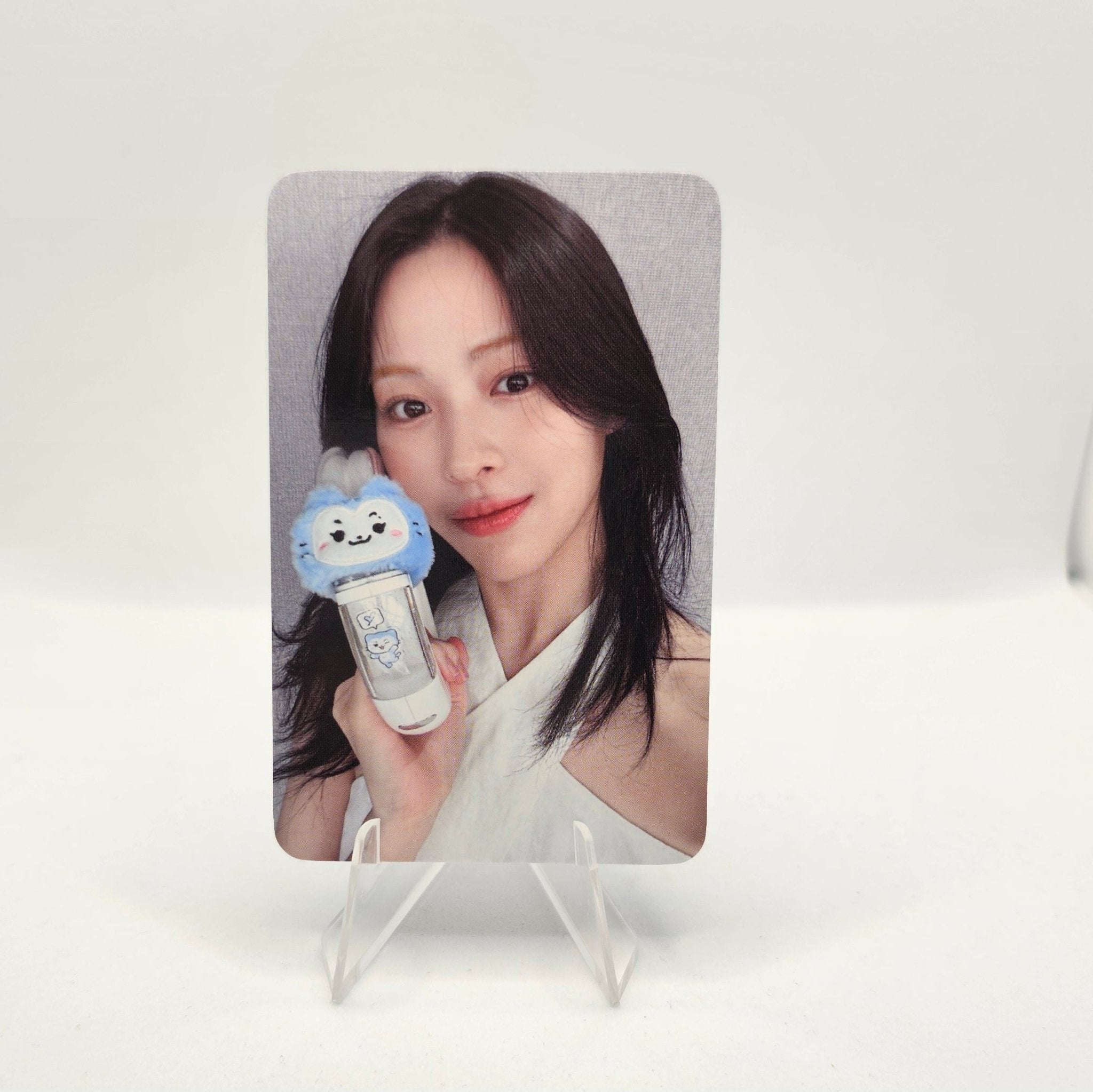 ITZY Official Lightstick WITHMUU Photocards – photocard (Ryujin / / ) | HobiEgo