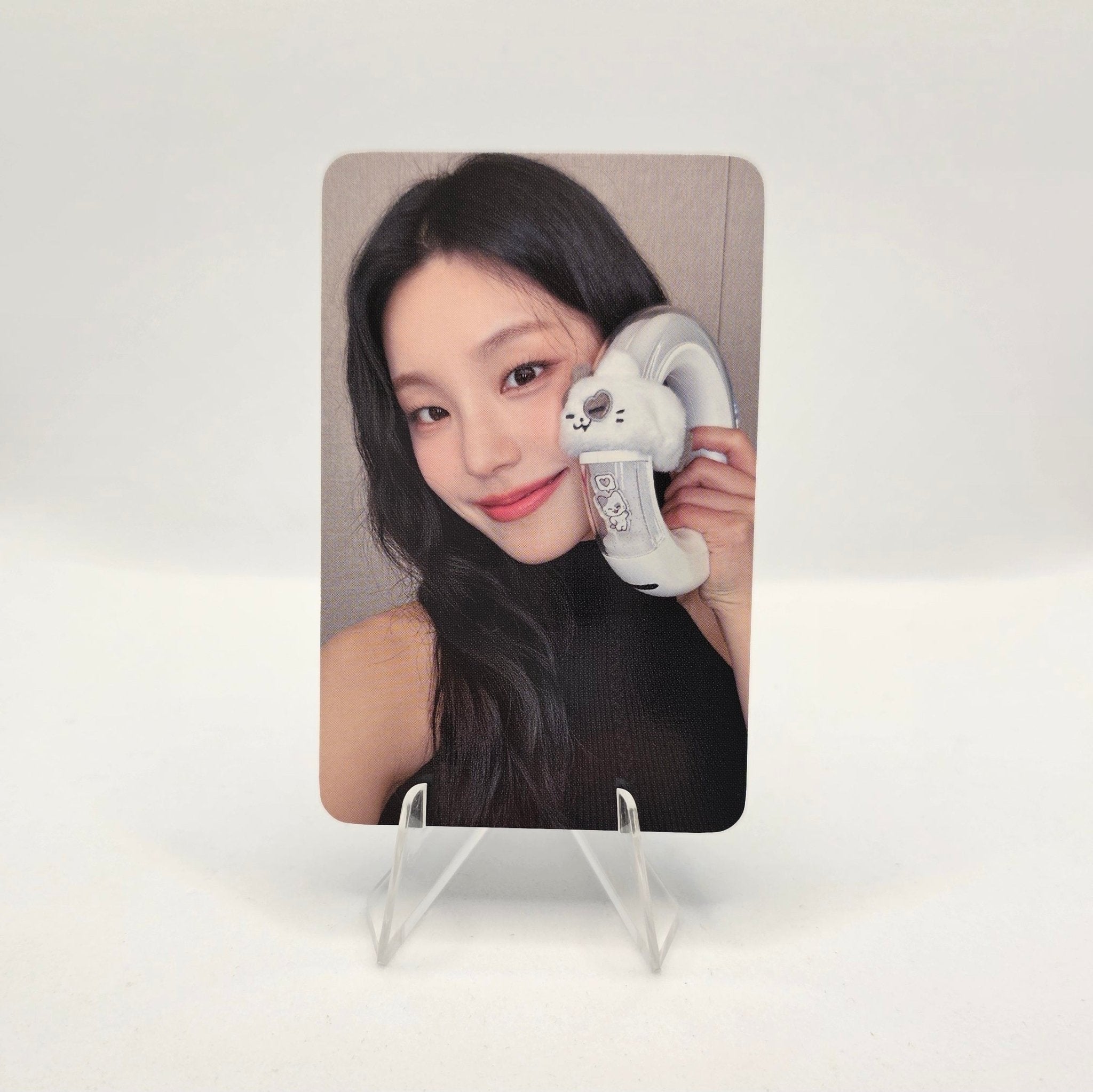 ITZY Official Lightstick WITHMUU Photocards – photocard (Yeji / / ) | HobiEgo