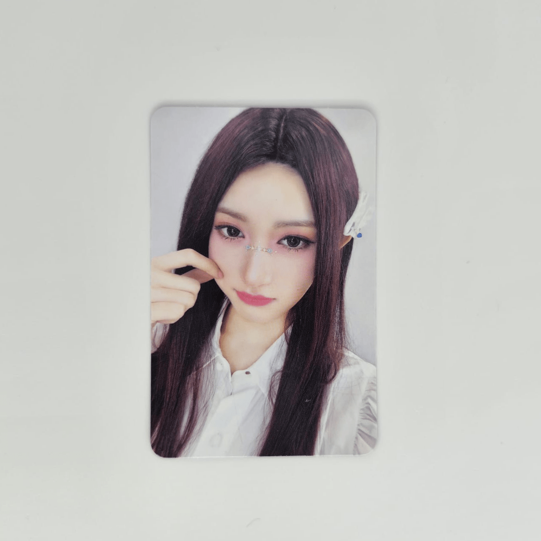 IVE 2nd Mini Album IVE SWITCH Starship Square Photocards – Photocards (Leeseo / / ) | HobiEgo
