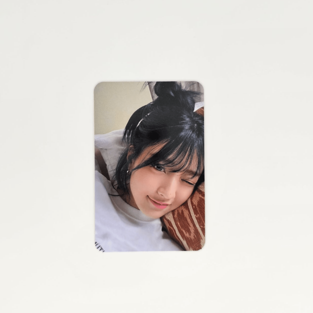 JIHYO 1st Mini Album ZONE Exclusive JYP SHOP Photocards – Photocards (1 / / ) | HobiEgo