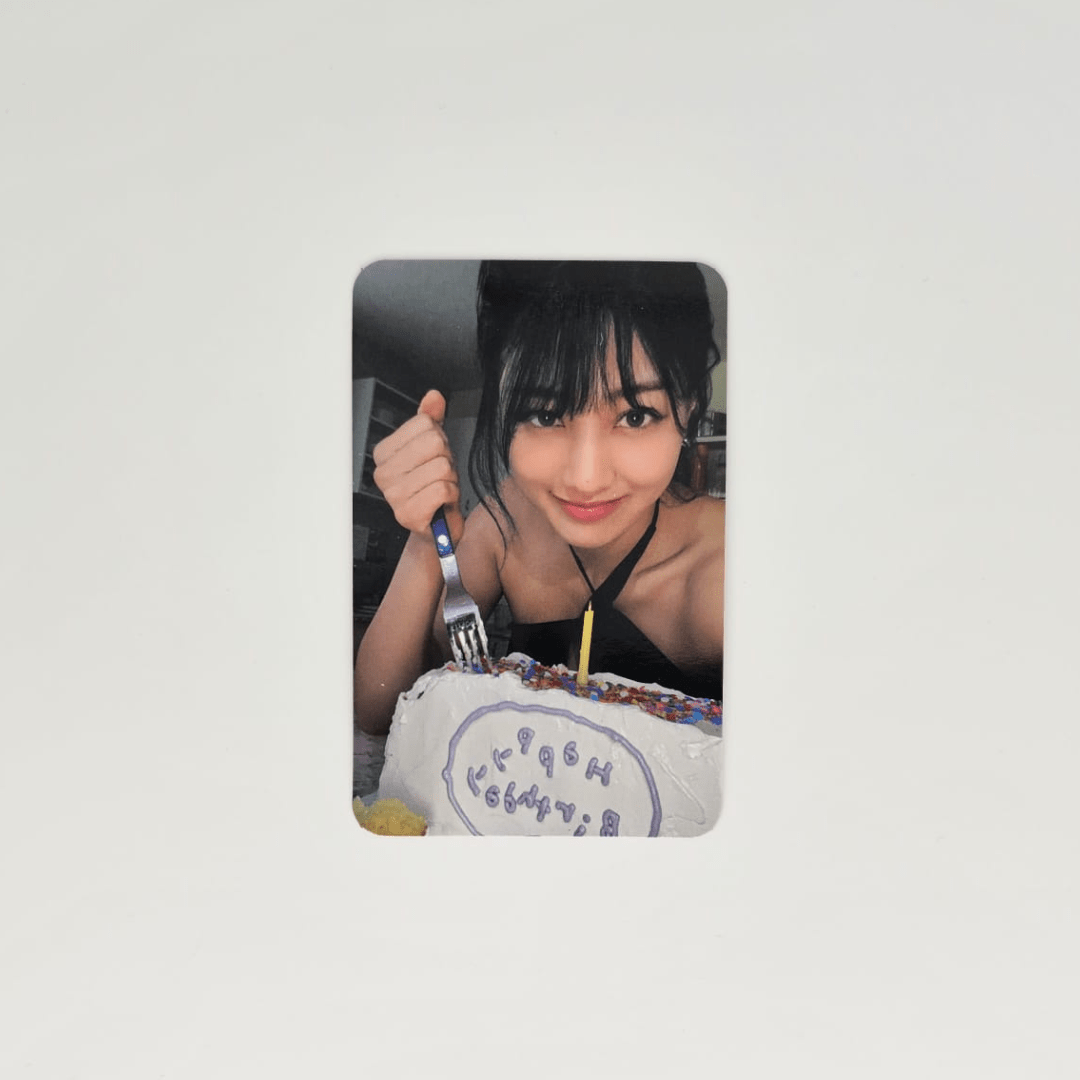JIHYO 1st Mini Album ZONE Exclusive JYP SHOP Photocards – Photocards (2 / / ) | HobiEgo