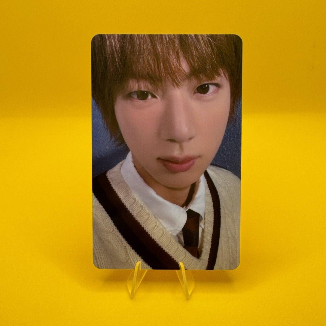 JIN 1st Solo Album HAPPY Weverse Photocards – Photocards (B / / ) | HobiEgo