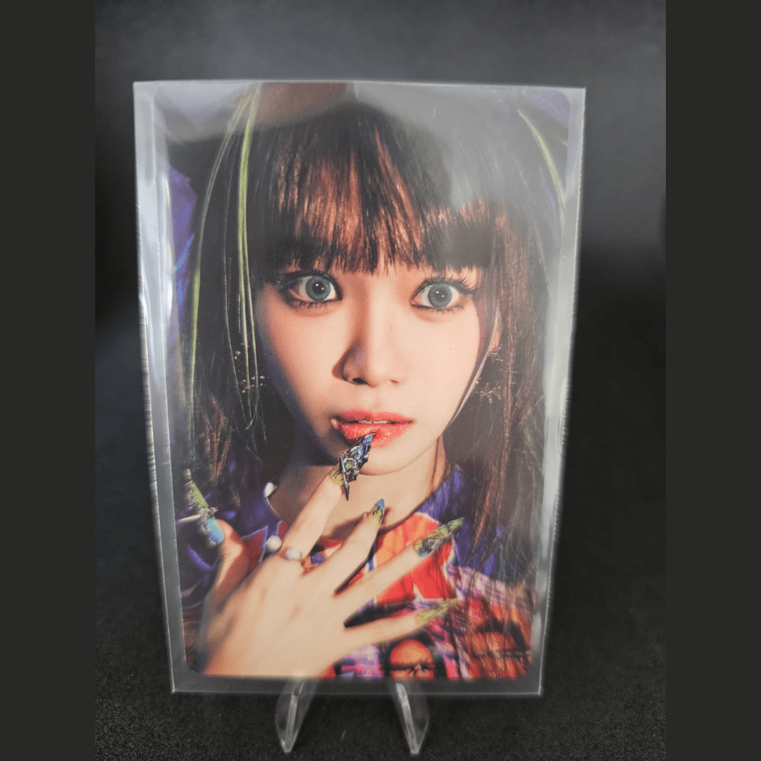 LE SSERAFIM 4th Mini Album CRAZY Weverse Shop Photocards – Photocards (Kim Chaewon / / ) | HobiEgo