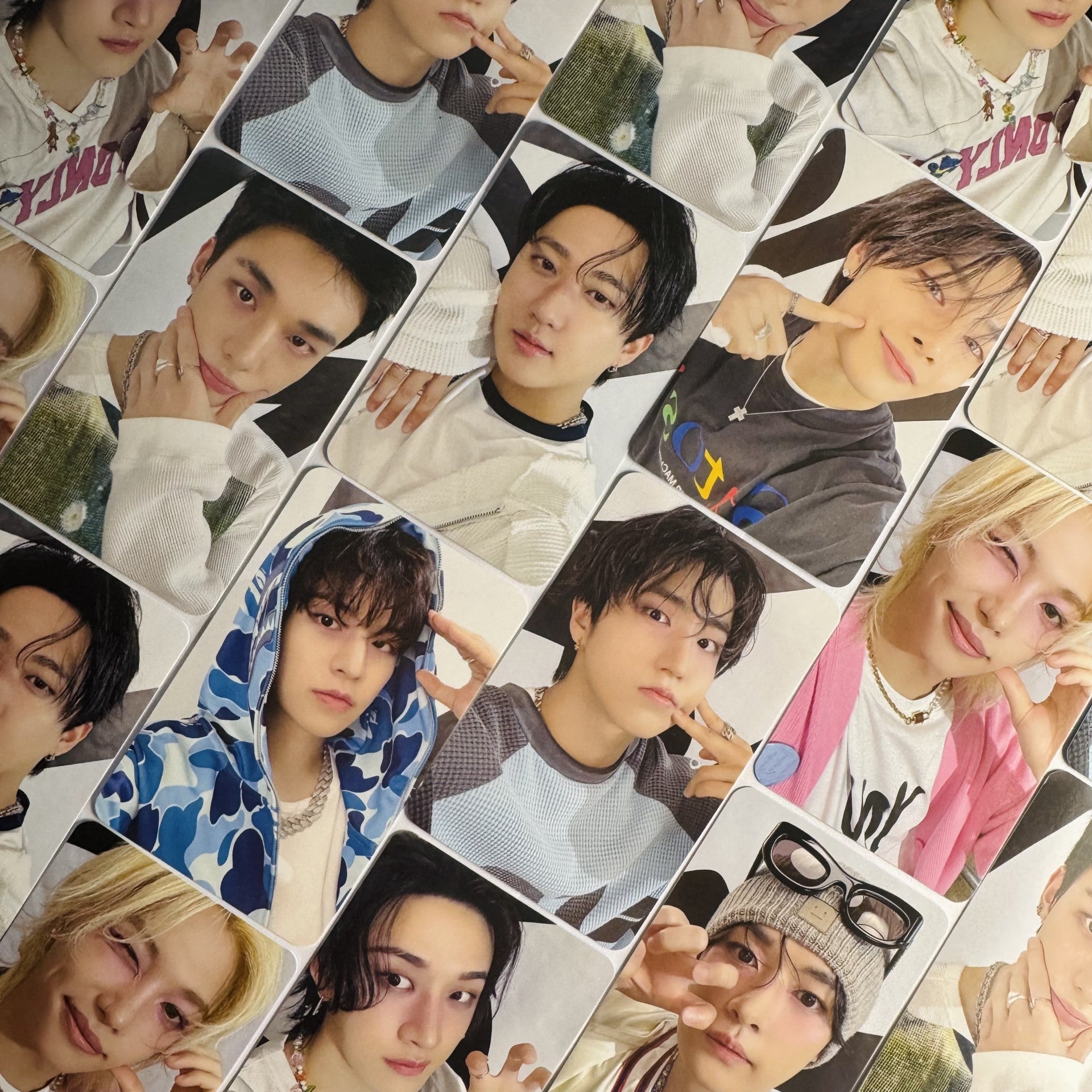 STRAY KIDS World Tour dominATE : celebrATE Pop-Up Store  Photocards