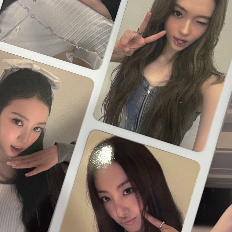 MEOVV Official Lightstick FANSLIKE Photocards