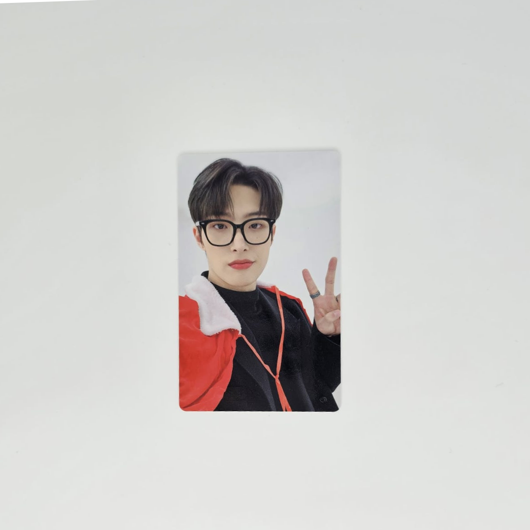 ATEEZ X KAURA POCA Christmas Photocards