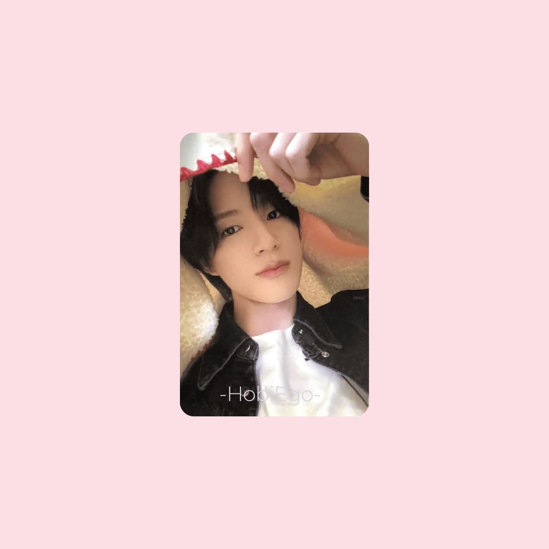 NCT DREAM 2024 Pink Christmas Photocards – Photocards (Jeno 1 / / ) | HobiEgo