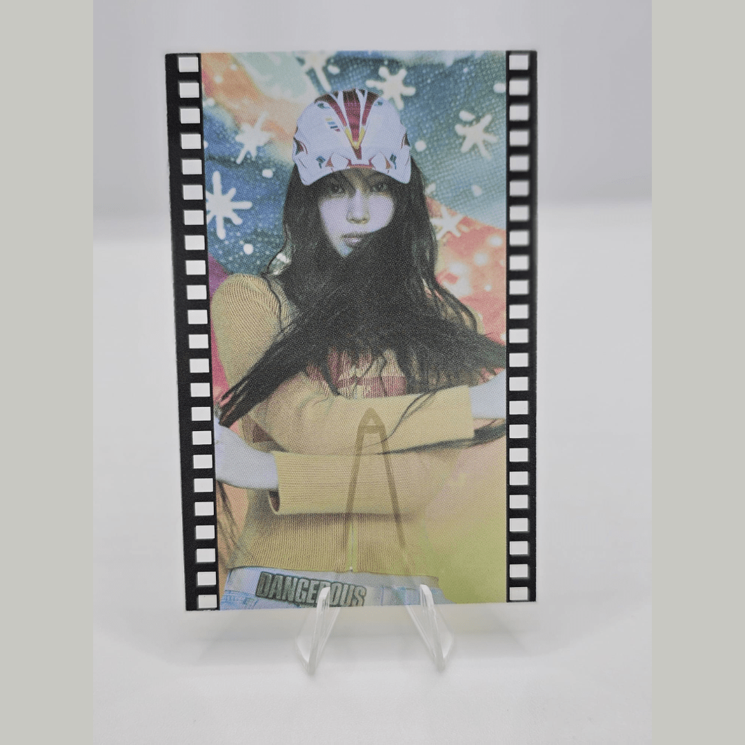 NewJeans Double Single Supernatural Aladin Film Photocards – Photocards (Hyein / / ) | HobiEgo