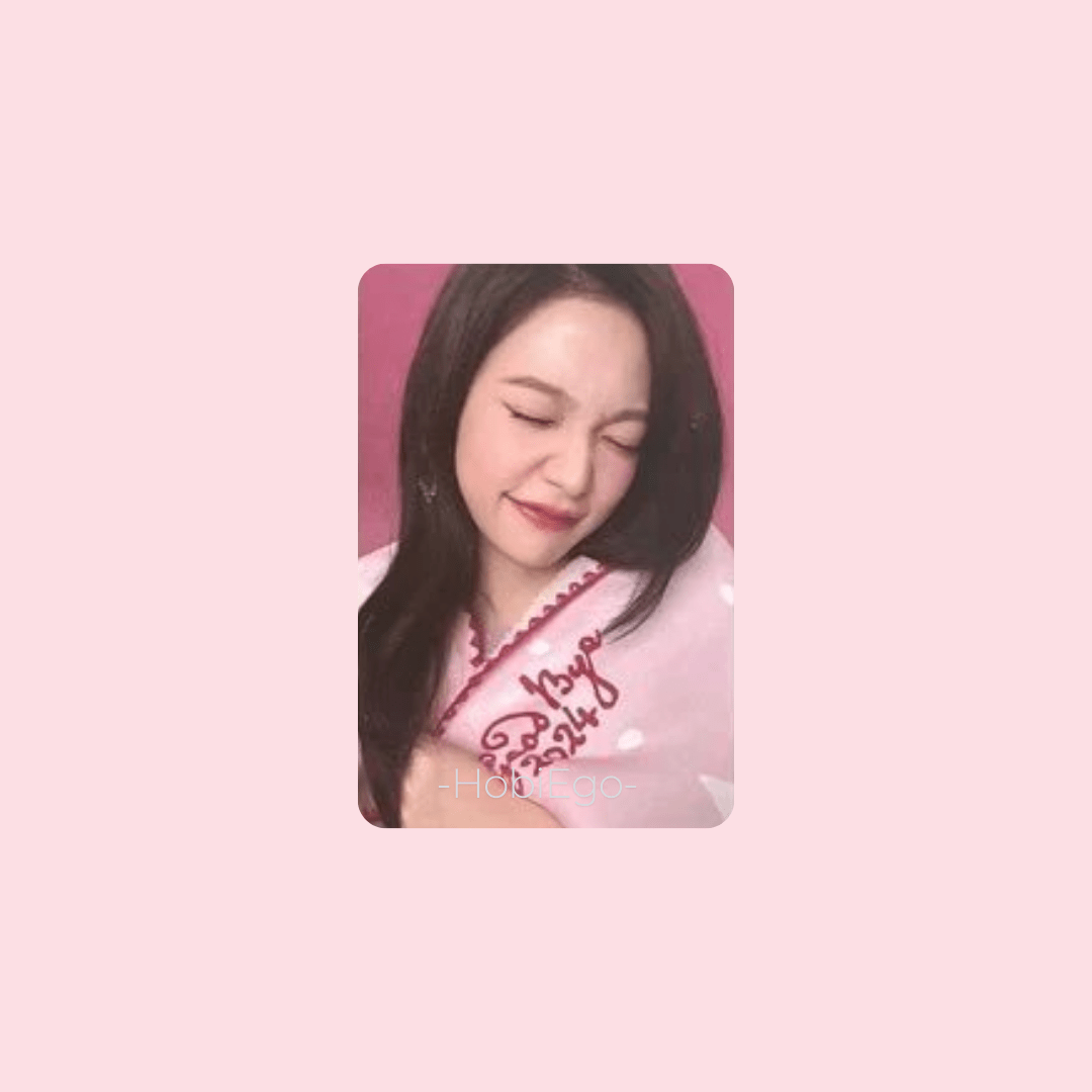 RED VELVET 2024 Pink Christmas Photocards – Photocards (Yeri 1 / / ) | HobiEgo
