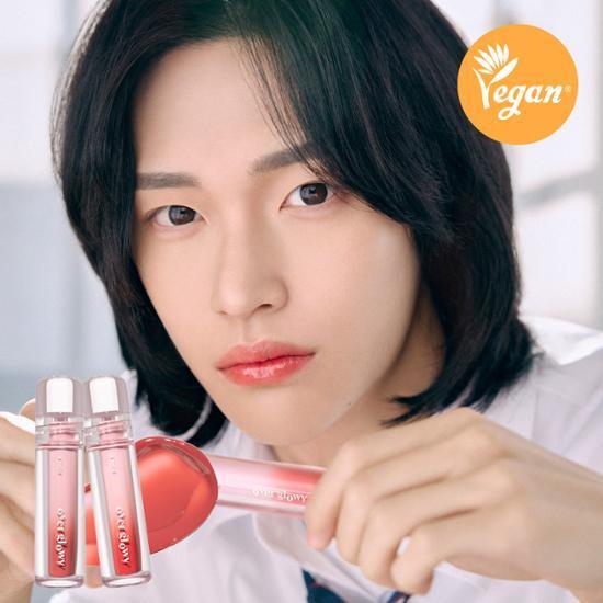 RIIZE's Pick ETUDE Over Glowy Tint 3g – (01 Black Cat Rose Jelly (Wonbin) / / ) | HobiEgo