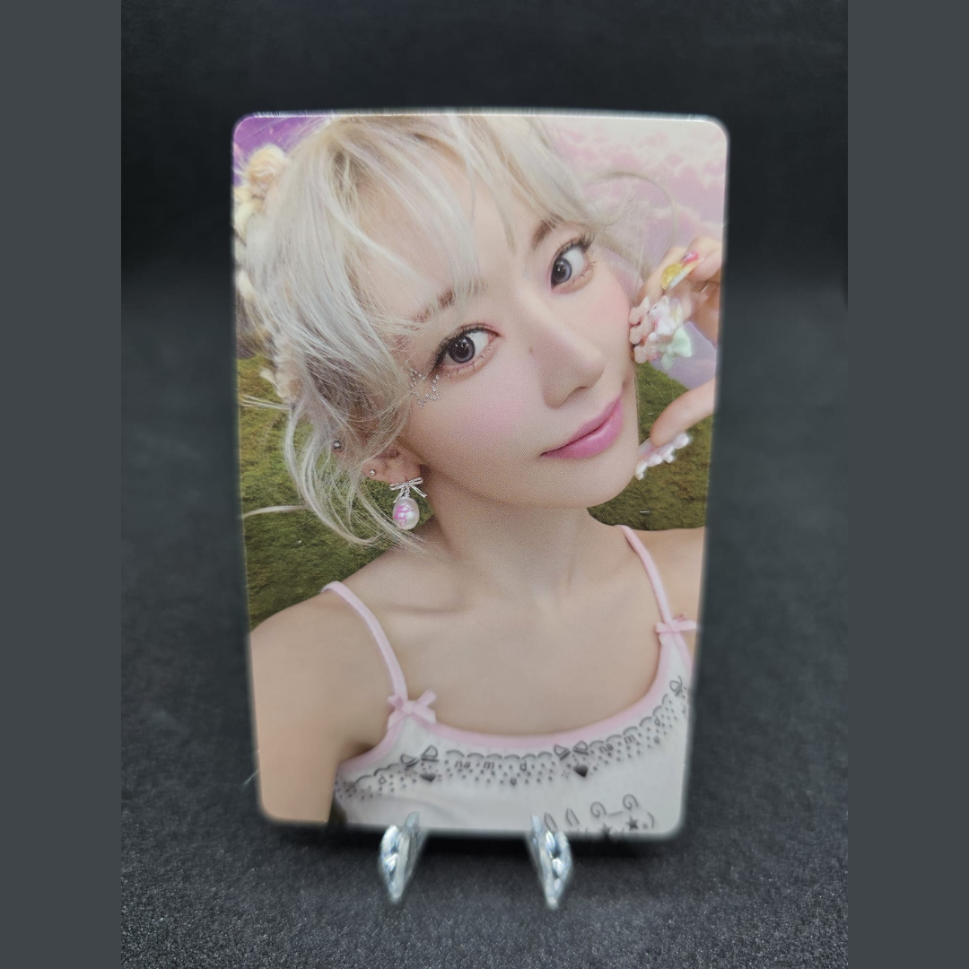 LE SSERAFIM 4th Mini Album CRAZY Pre-Order Benefit Weverse Photocards