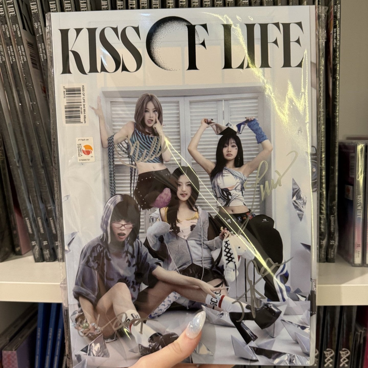 KISS OF LIFE 3rd Mini Album Lose Yourself (Magazine Version) (Signed Edition)