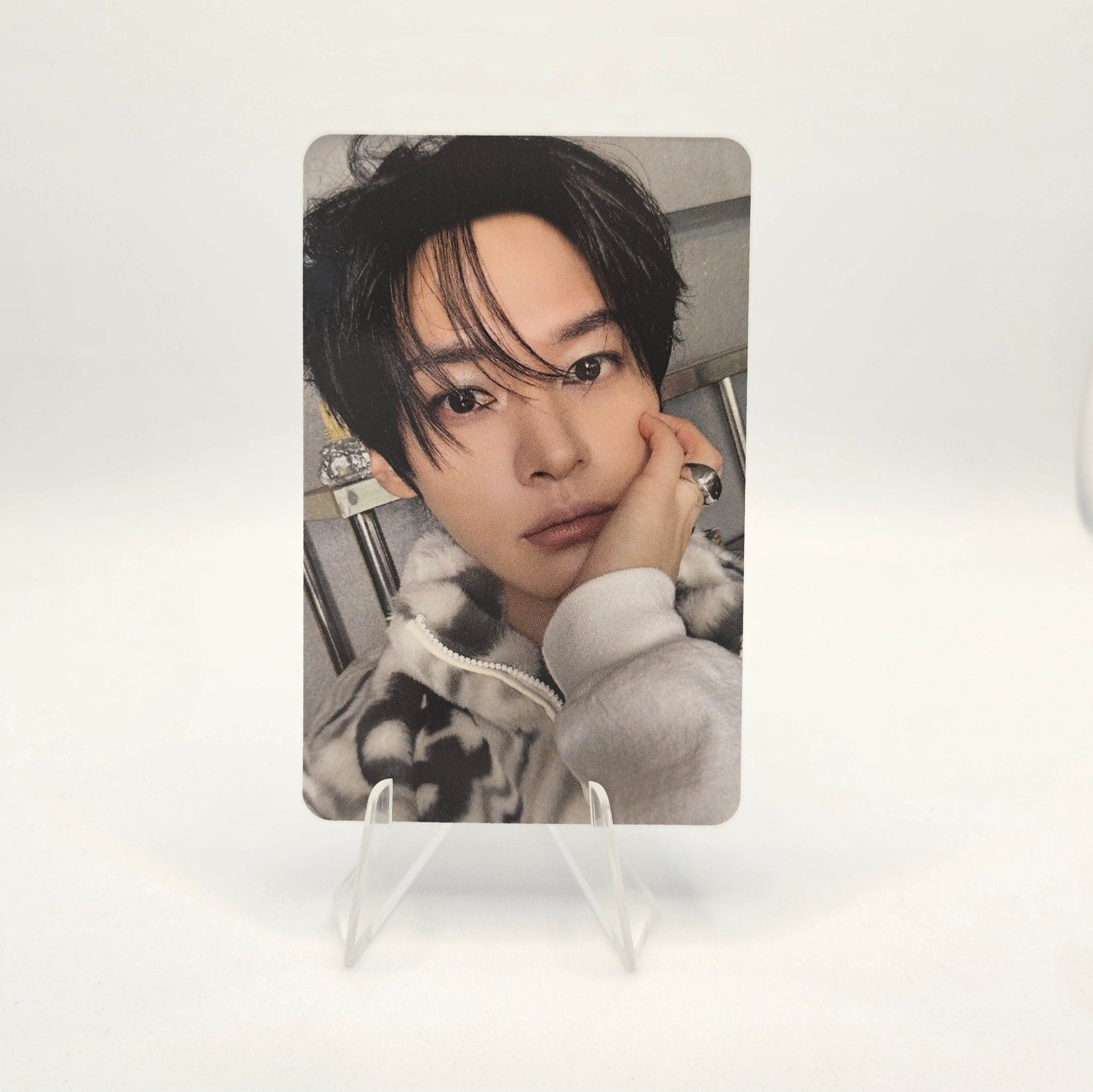 Stray Kids 2026 Season's Greetings STARLIGHT SUPPER CLUB APPLE MUSIC Photocards – photocard  (Lee Know / / ) | HobiEgo