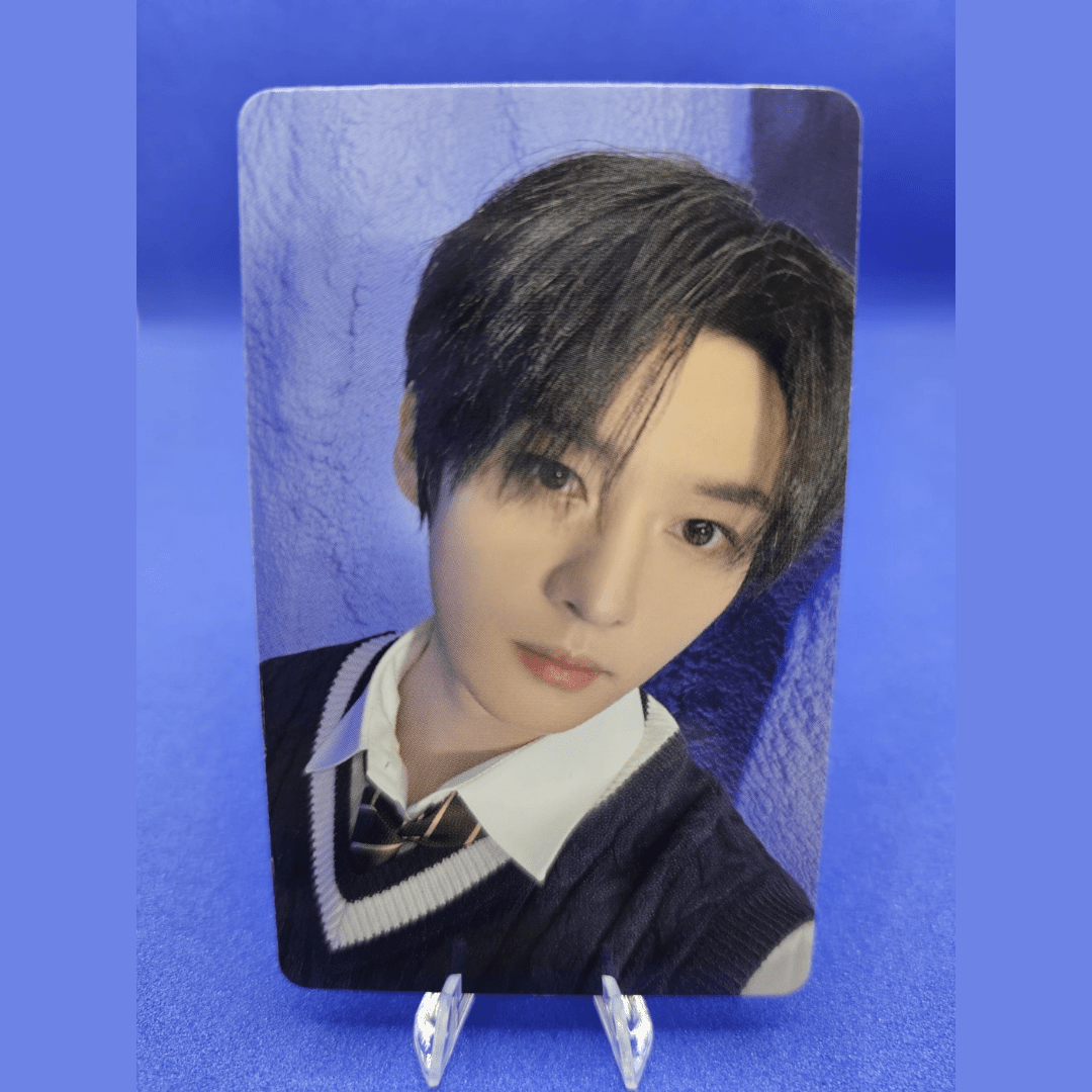STRAY KIDS 4th Fanmeeting Magic School Photocards – Photocards (Lee Know / / ) | HobiEgo