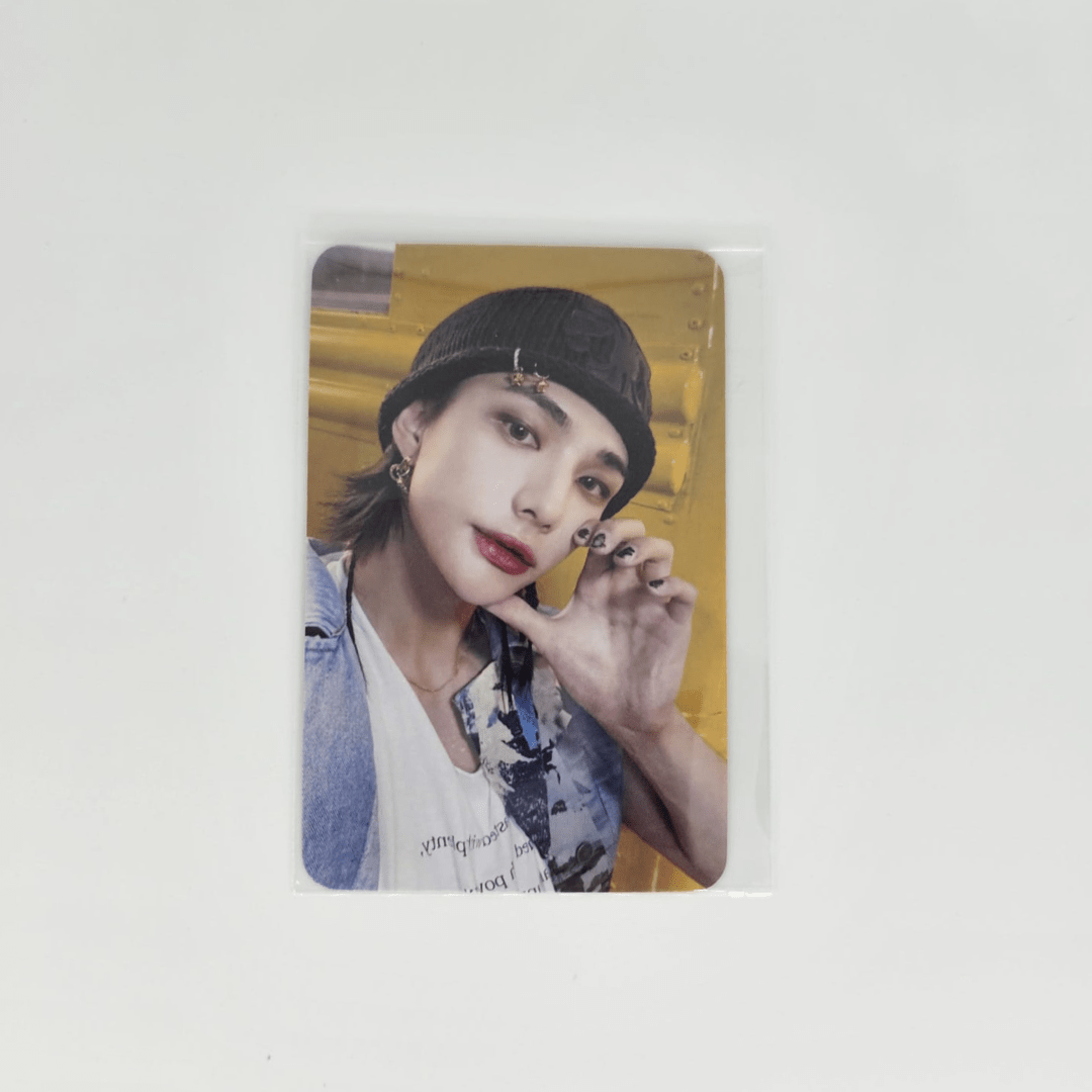 STRAY KIDS 8th Mini Album 樂 - STAR Aladin Photocards – Photocards (Hyunjin / / ) | HobiEgo