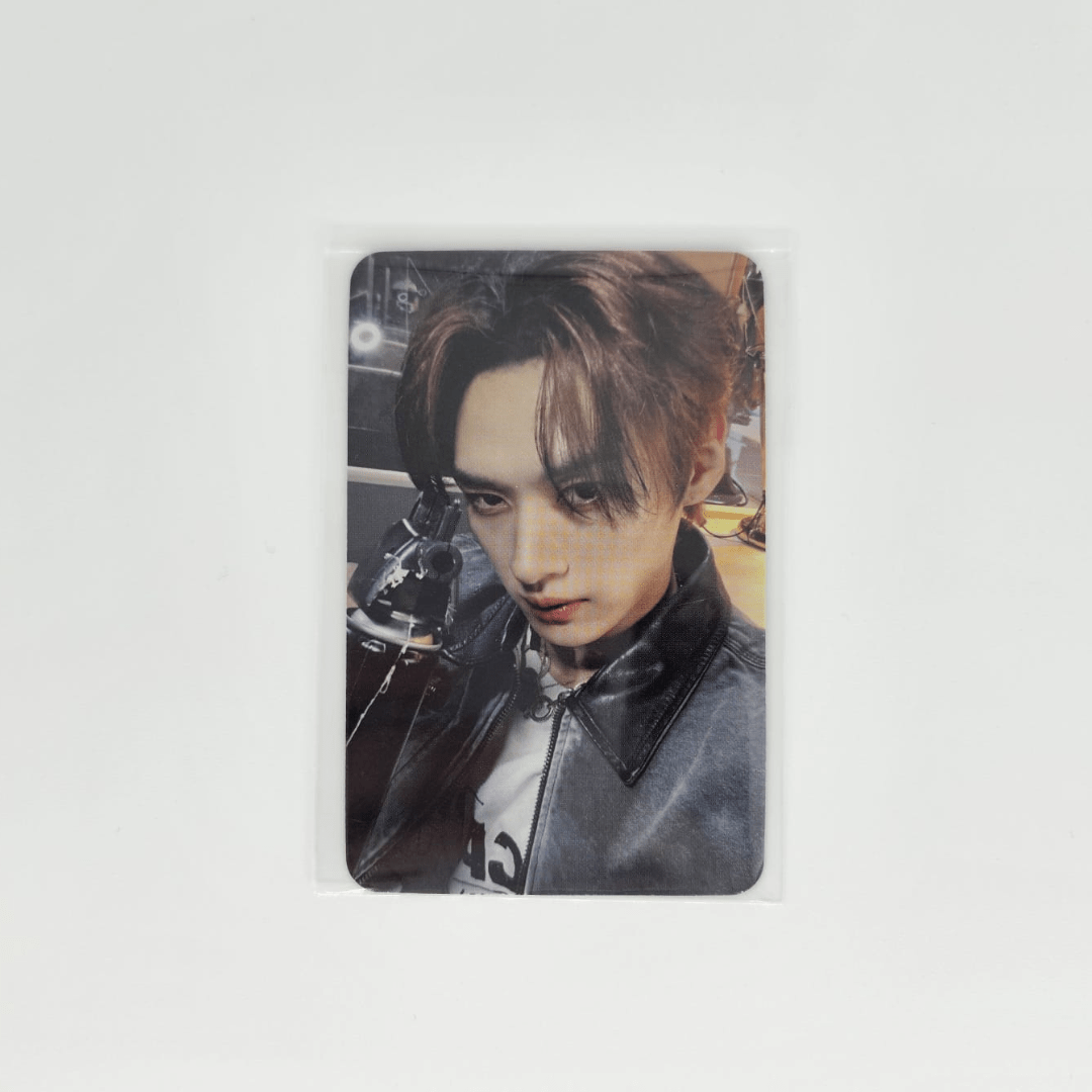 STRAY KIDS 8th Mini Album 樂 - STAR Aladin Photocards – Photocards (Lee Know / / ) | HobiEgo