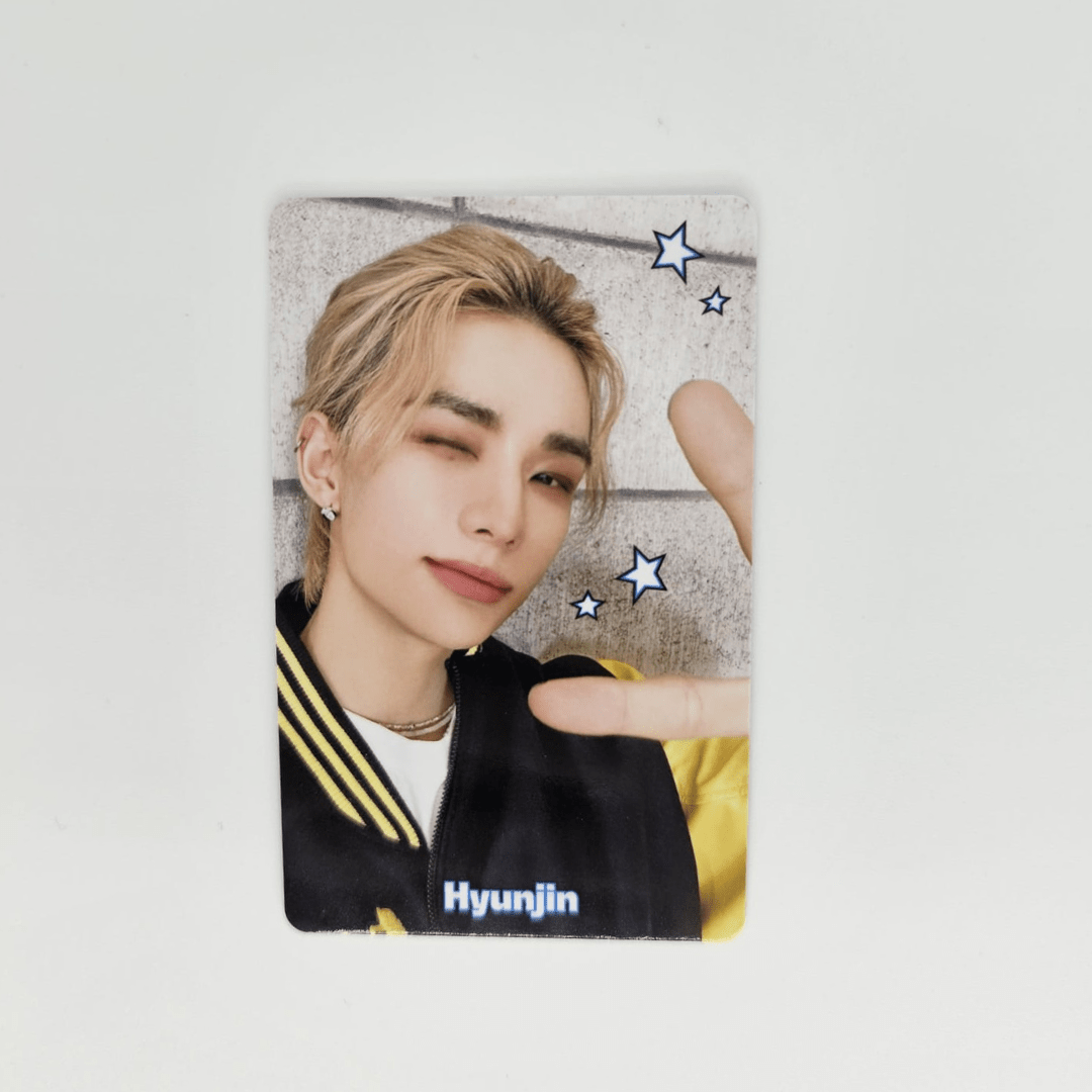 STRAY KIDS Fan Connecting 2024 SKZ TOY WORLD Limited Photocards – Photocards (Hyunjin 1 / / ) | HobiEgo