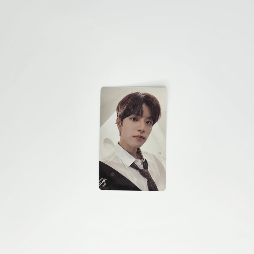 STRAY KIDS Holiday Special Single Christmas EveL POB Photocards – Photocards (Seungmin / / ) | HobiEgo