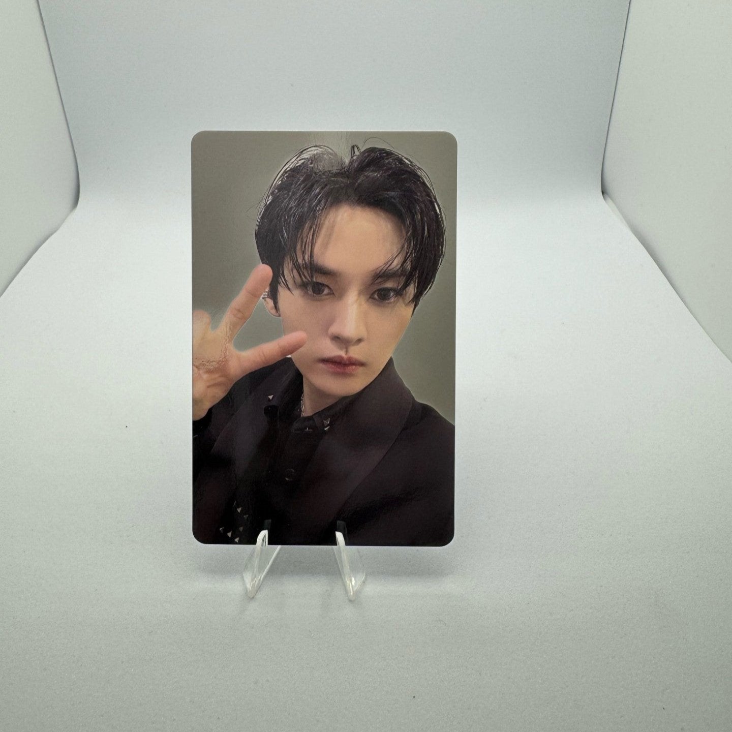 Stray Kids Japan JYP Pop Up Bonus Photocards – Photocards (Lee Know 2 / / ) | HobiEgo