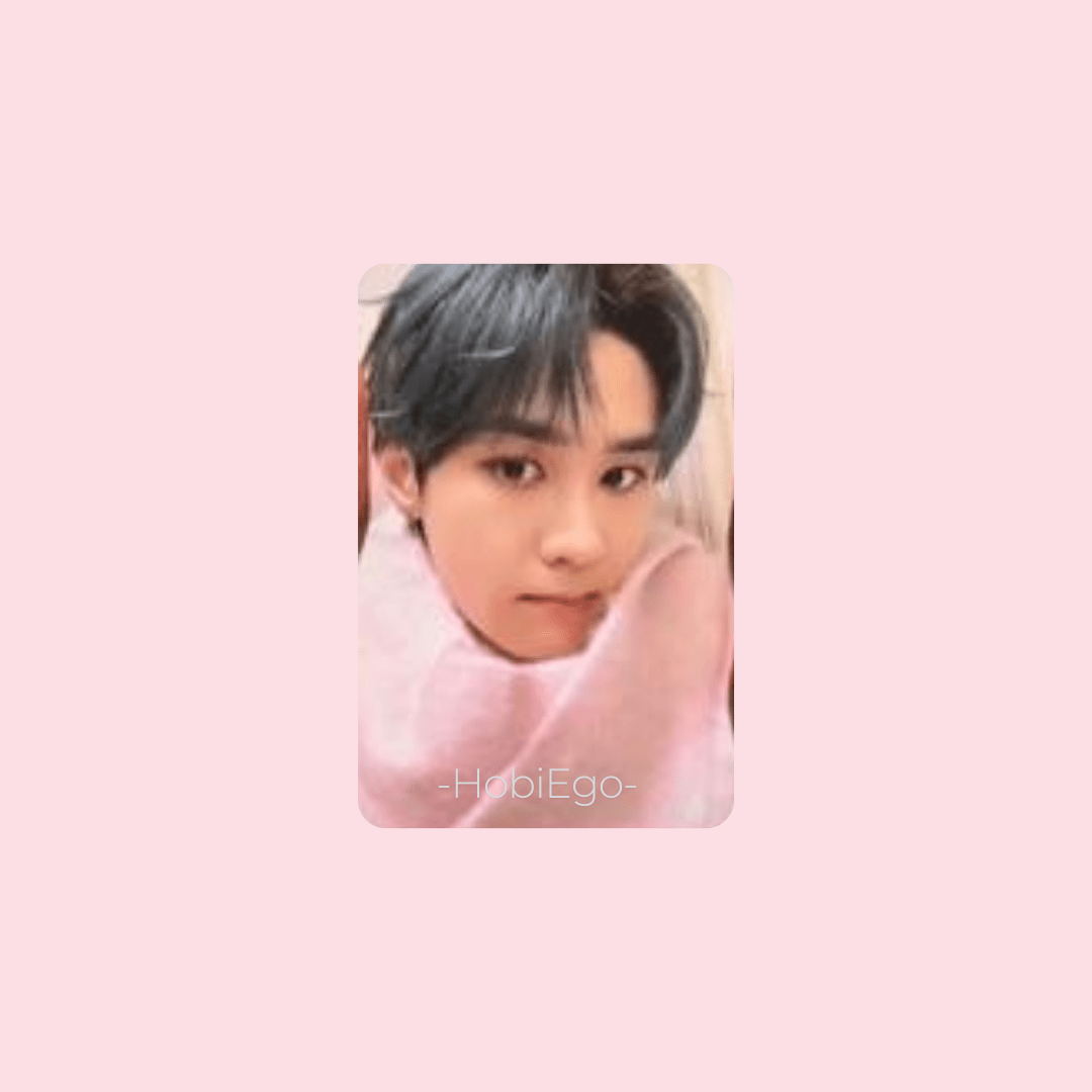 WayV 2024 Pink Christmas Photocards – Photocards (Kun 1 / / ) | HobiEgo