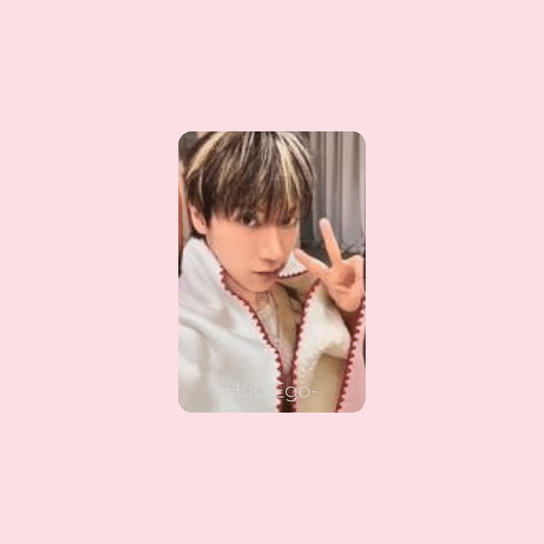WayV 2024 Pink Christmas Photocards – Photocards (Ten 2 / / ) | HobiEgo