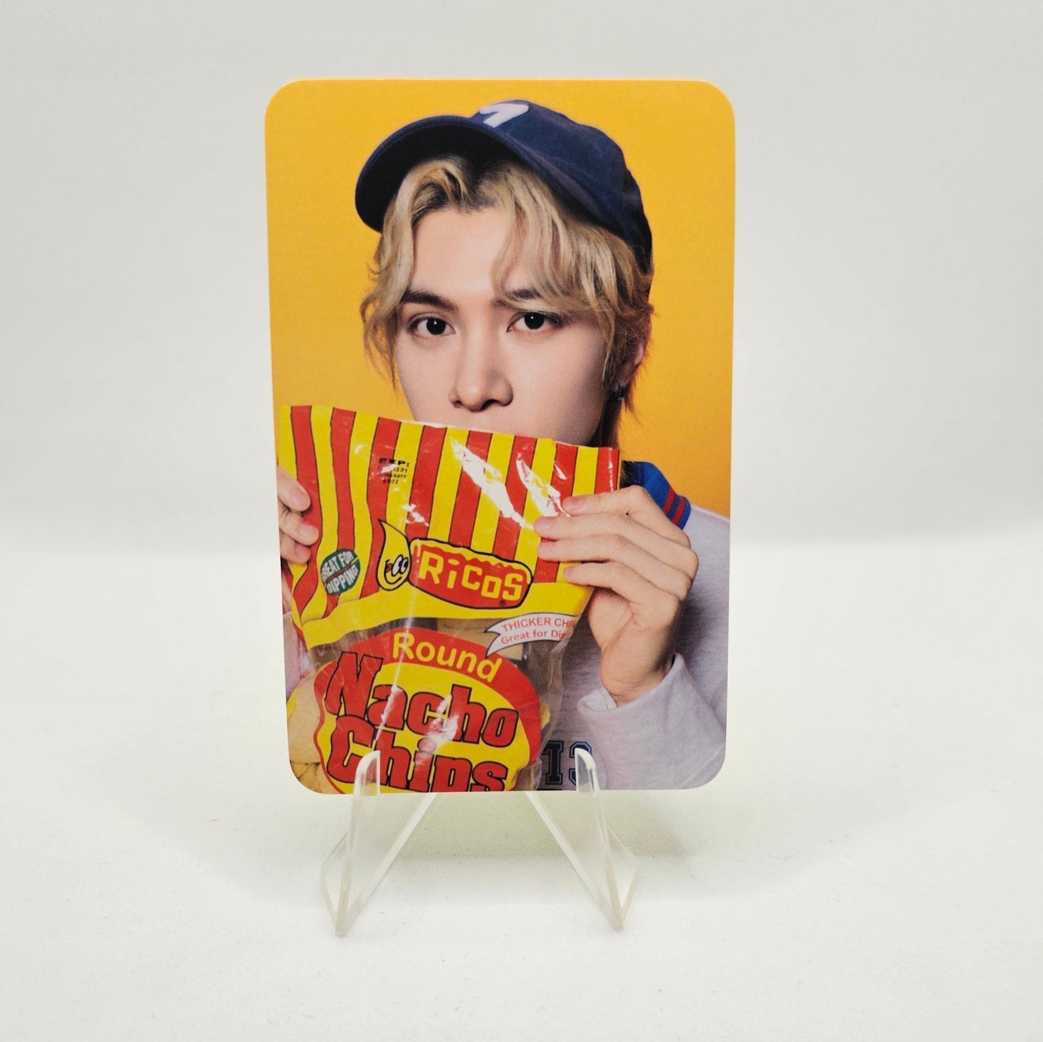 WayV 2025 Season's Greetings Aladin Photocards – photocard (Hendery / / ) | HobiEgo