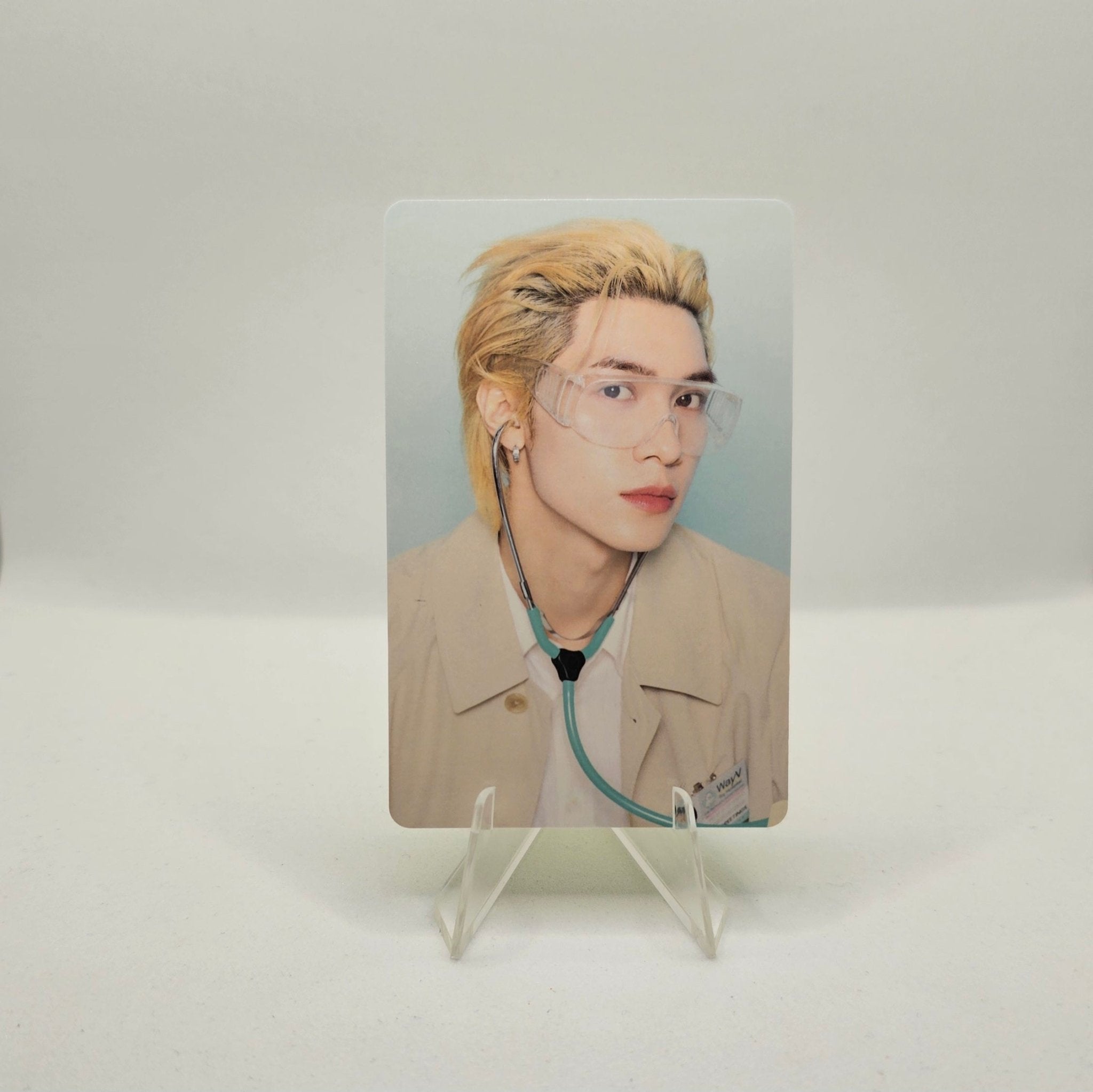 WayV 2025 Season's Greetings SM STORE Photocards – photocard (Hendery / / ) | HobiEgo