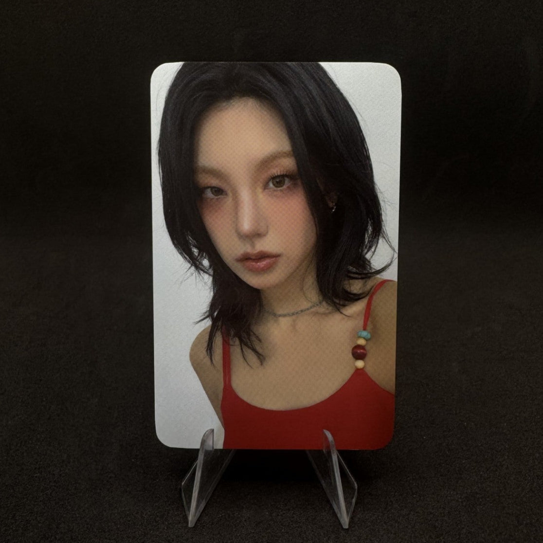 YEJI (ITZY) 1st Mini Album Air JYP Photocards – Photocards (B / / ) | HobiEgo