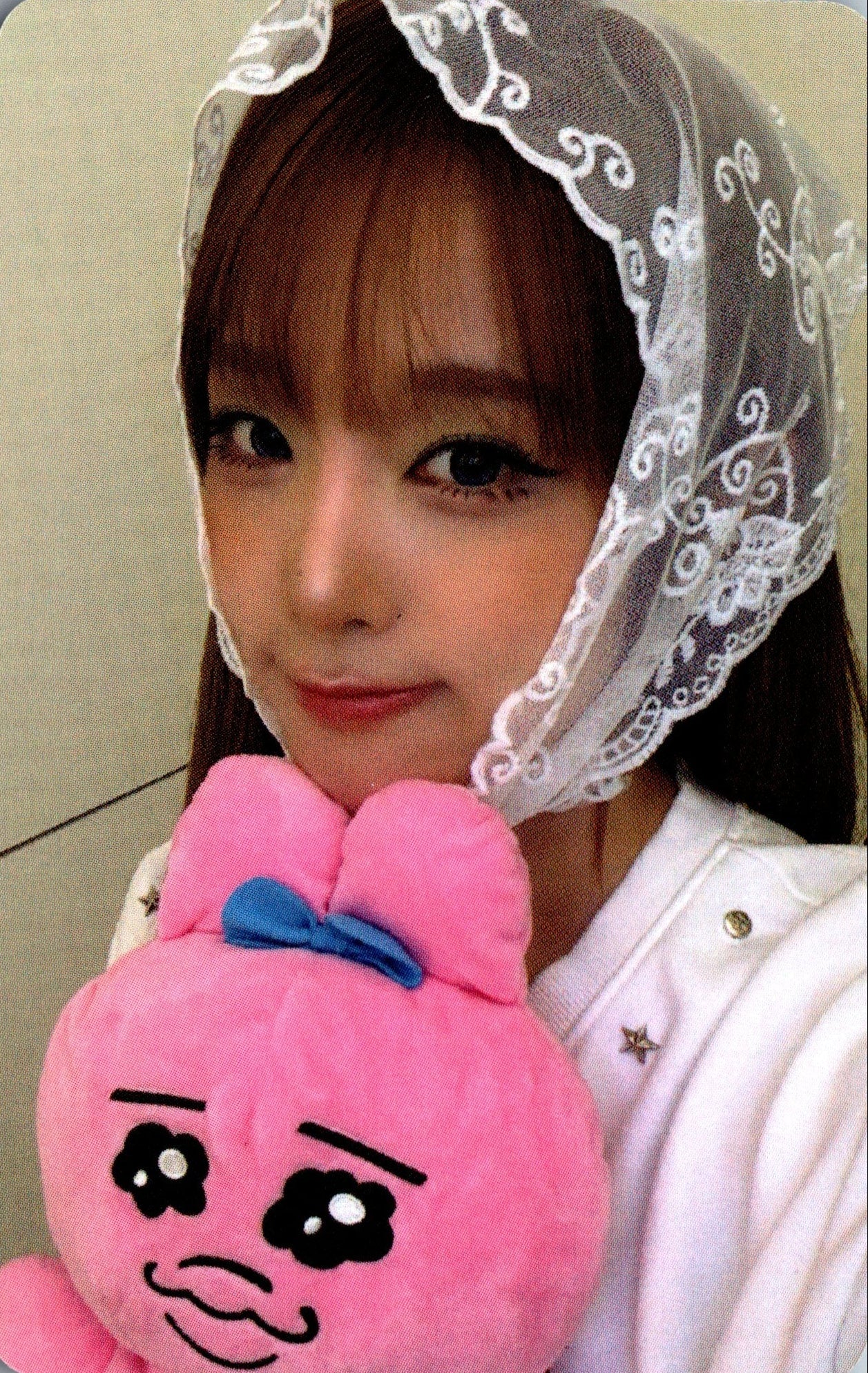 YENA 5th Mini Album LOVE CATCHER APPLE MUSIC Photocards – photocard  (F / / ) | HobiEgo K - pop Shop