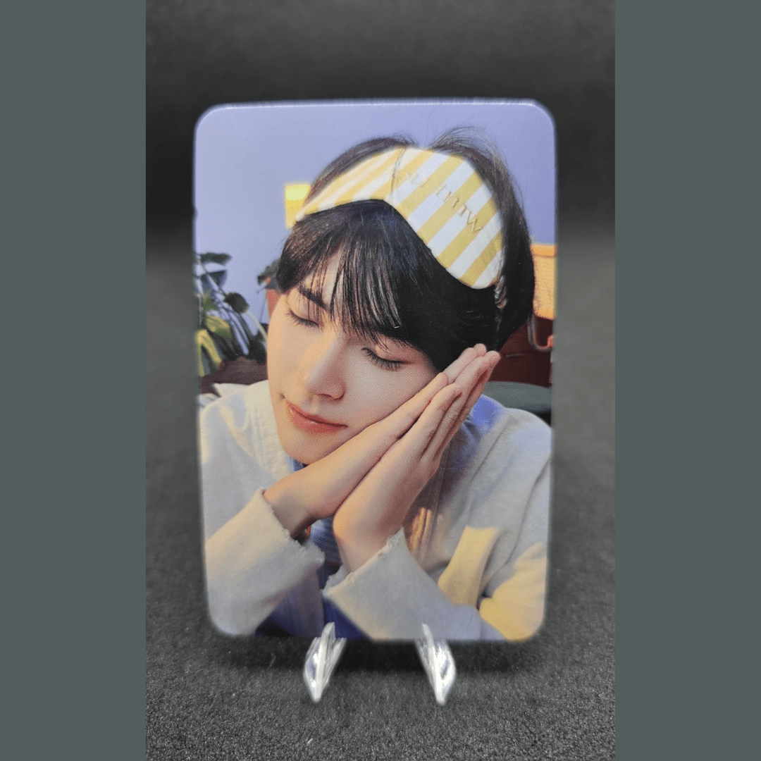 ZEROBASEONE 2024 Season's Greetings Good Night APPLE MUSIC Photocards – Photocards (Sung Han Bin / / ) | HobiEgo