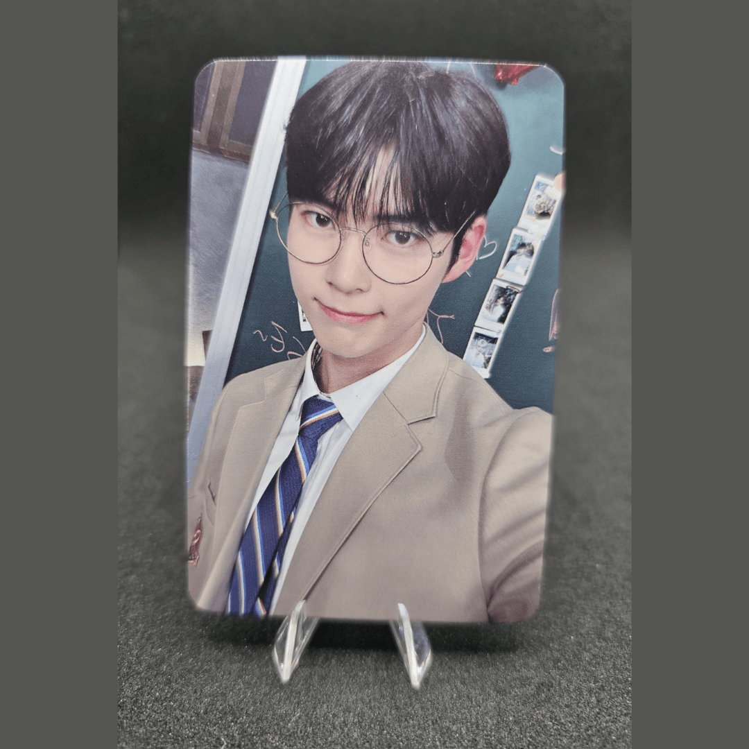 ZEROBASEONE 2nd Mini Album MELTING POINT JumpUp Photocards – Photocards (Sung Han Bin / / ) | HobiEgo