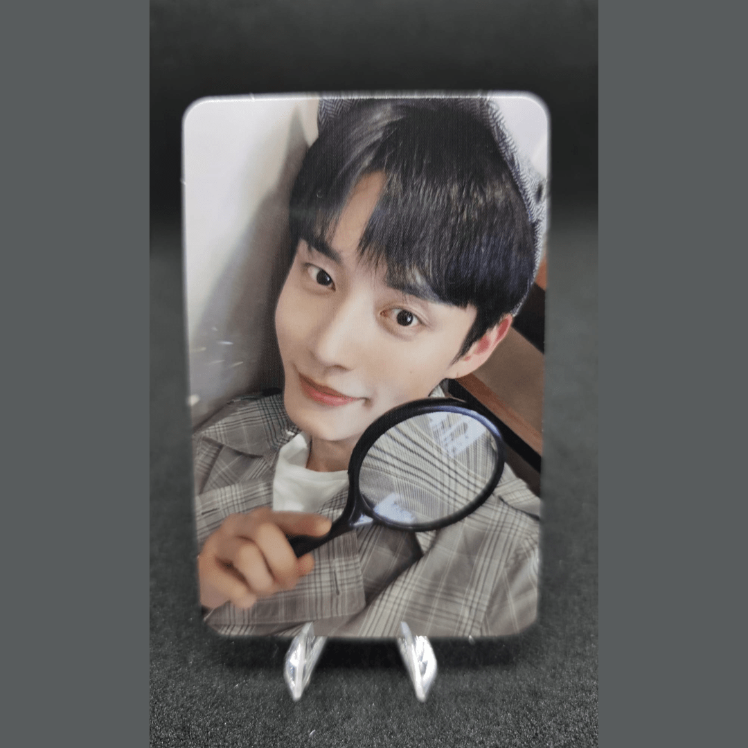 ZEROBASEONE 3rd Mini Album You had me at HELLO MAKESTAR Photocards – Photocards (Kim Ji Woong / / ) | HobiEgo