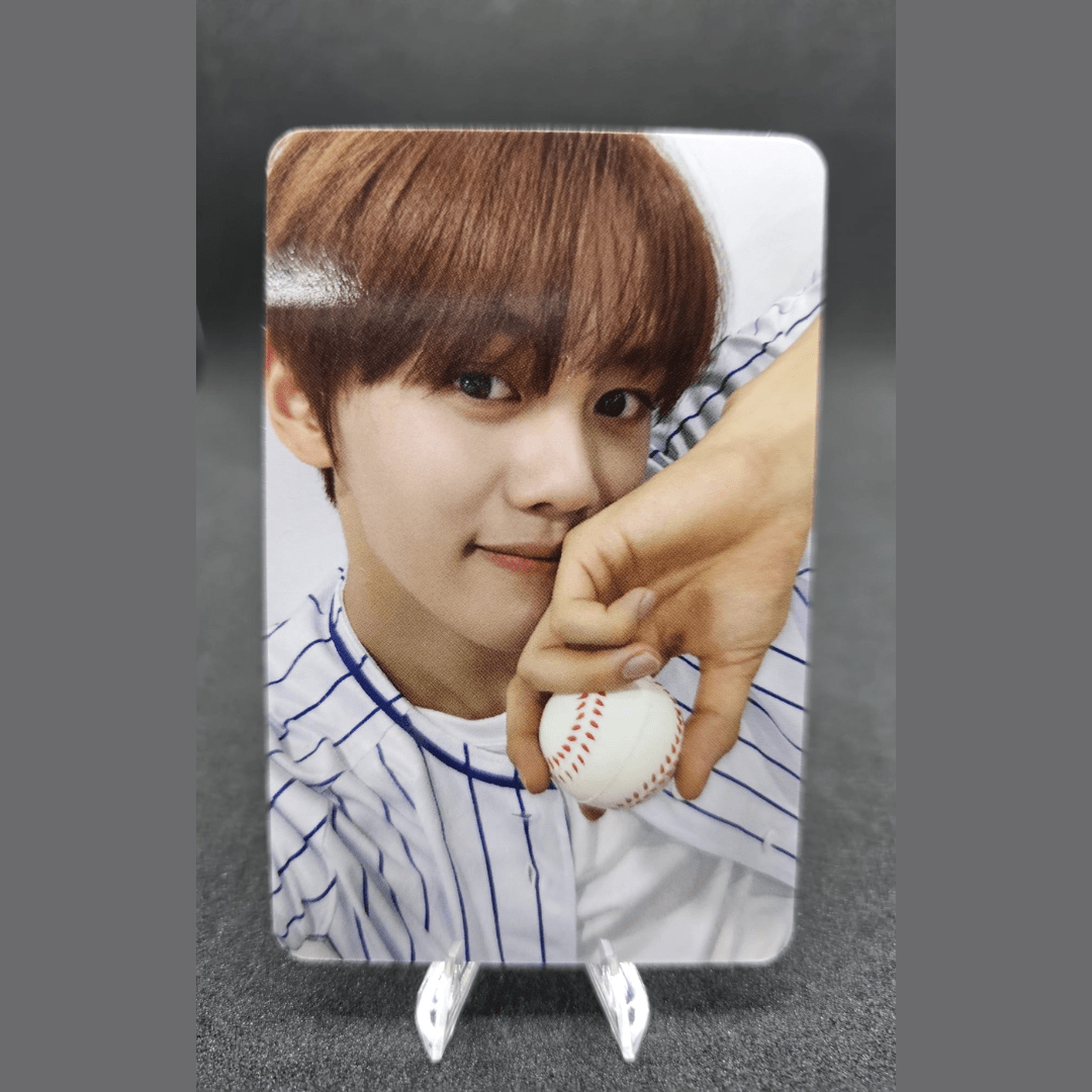 ZEROBASEONE 4th Mini Album CINEMA PARADISE APPLE MUSIC ZEROSE Photocards – Photocards (Kim Gyu Vin / / ) | HobiEgo