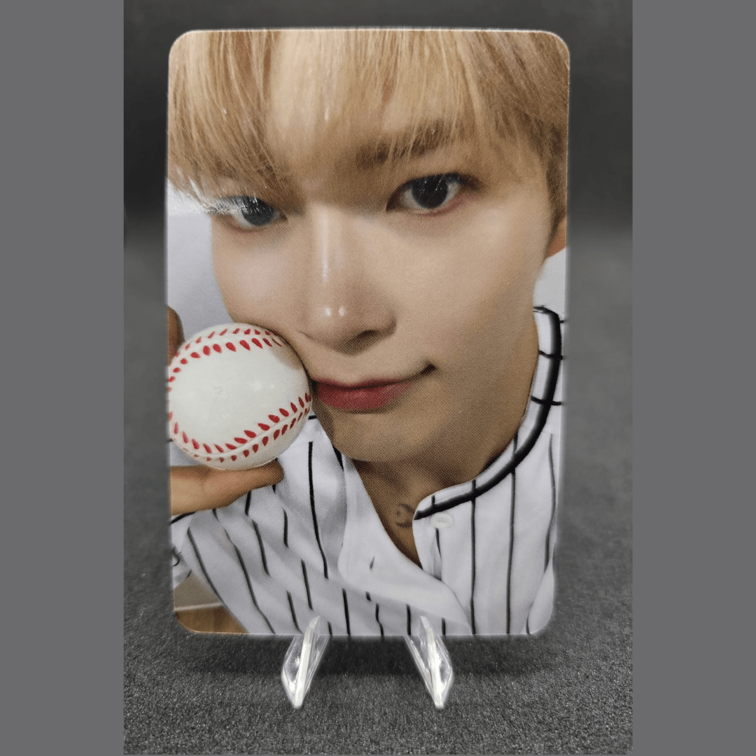 ZEROBASEONE 4th Mini Album CINEMA PARADISE APPLE MUSIC ZEROSE Photocards – Photocards (Sung Han Bin / / ) | HobiEgo