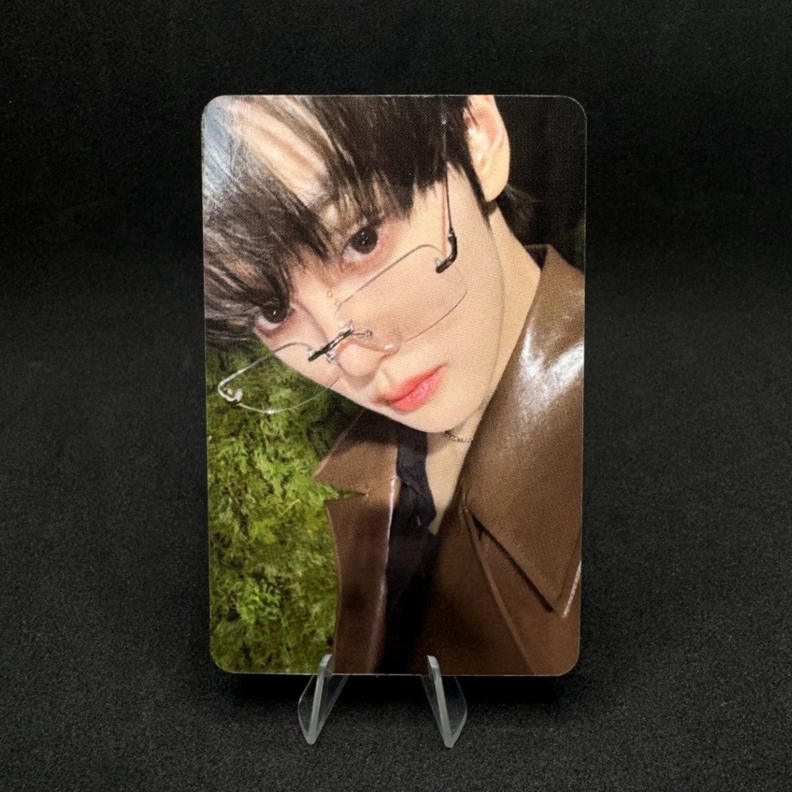 ZEROBASEONE 5th Mini Album BLUE PARADISE APPLE MUSIC Digipack Photocards – Photocards (Kim Gyu Vin / / ) | HobiEgo